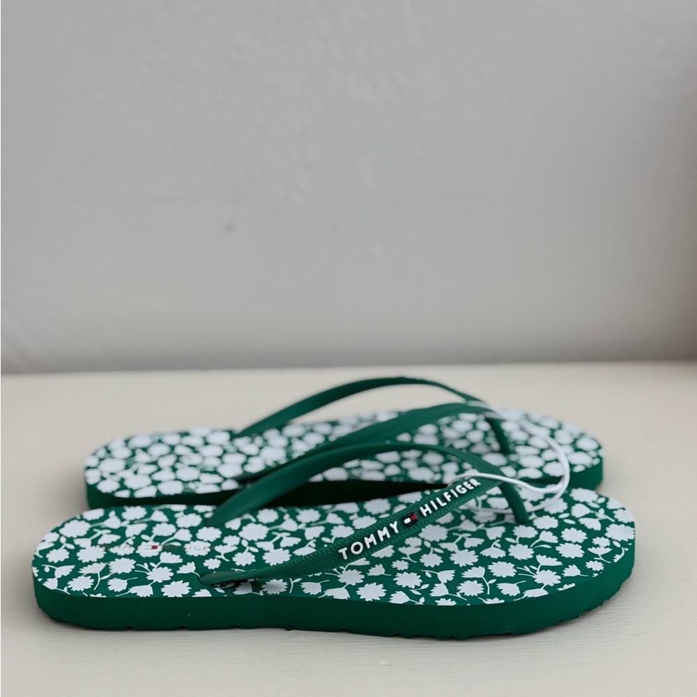 NWT: Tommy Hilfiger Green Floral Sandals